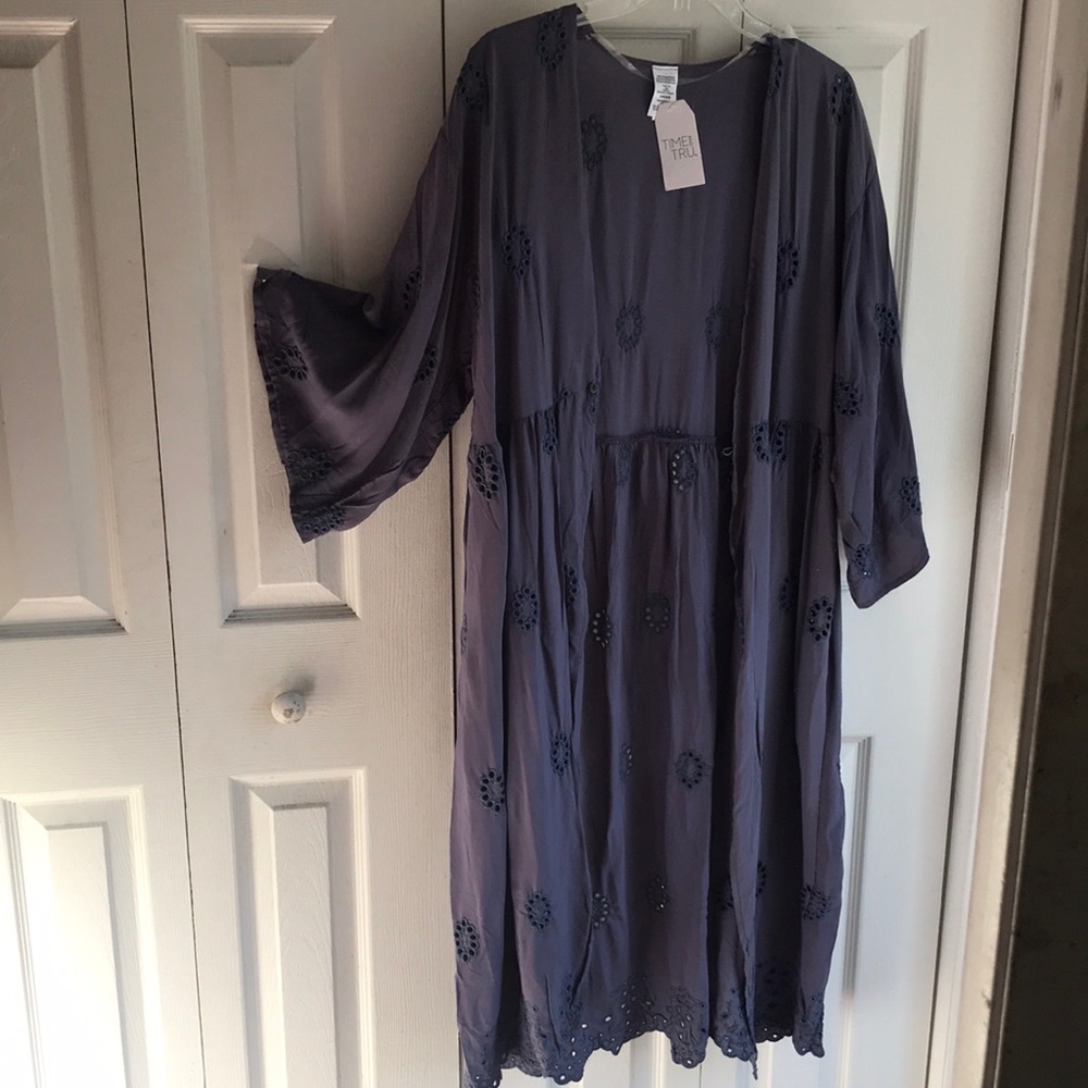 Eyelet CoverUp.  NWT.   Size   Small/Medium